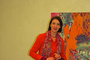 Ulrike Dornis vor einer ihrer Arbeiten, http://www.bruehler-kunstverein.de/archiv/dornis/dornis.html