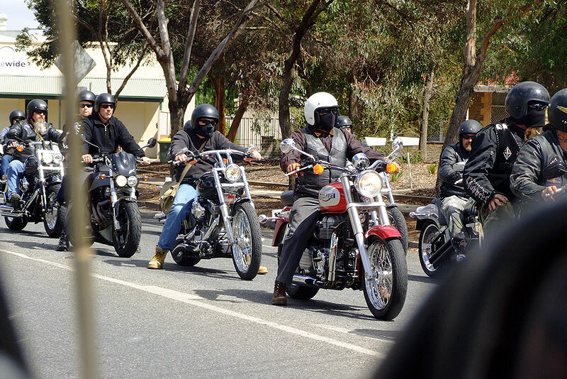 Harmlose Motorradfahrer oder Organisierte Kriminalität?